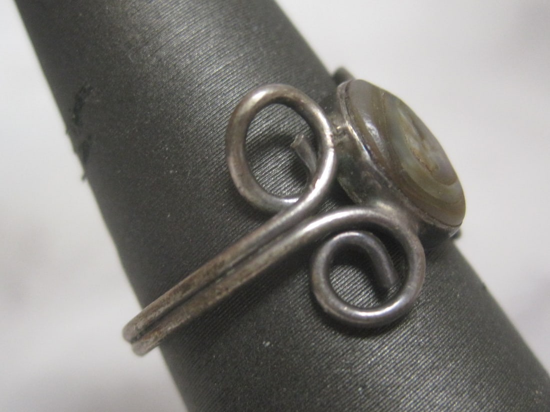 Mexican Silver Mother of Pearl Ring - 3