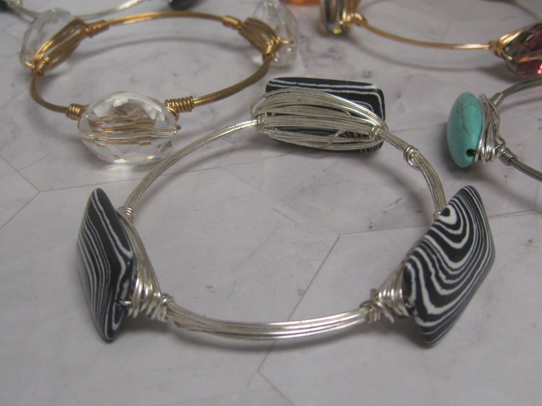 Lot of 6 Wire Bracelets with Faux Gemstones & Art Glass - 2