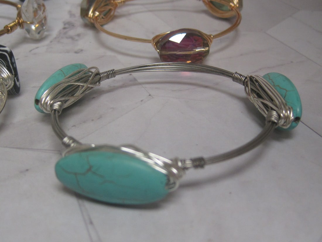 Lot of 6 Wire Bracelets with Faux Gemstones & Art Glass - 4