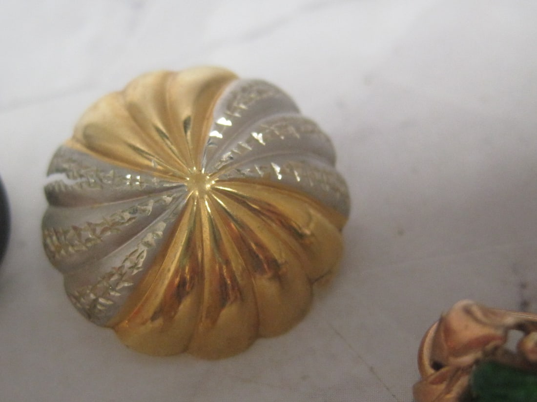 Lot of 6 14k Gold Single Earrings - 4