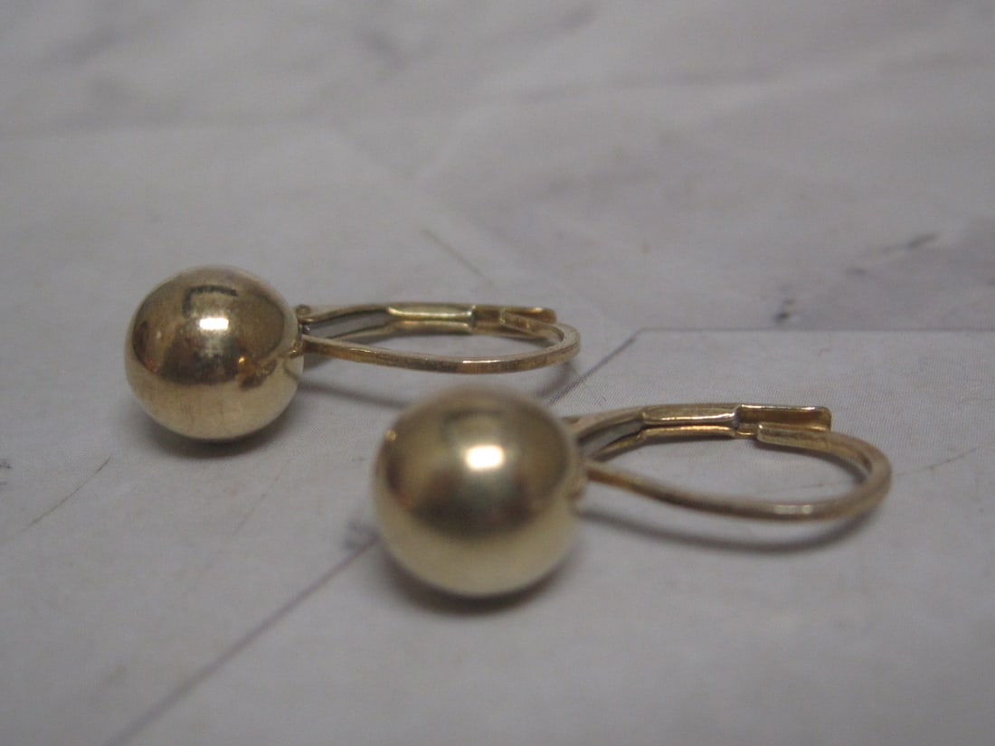 Sterling Silver Vermeil Leverback Earrings: Weighs 2.3 grams