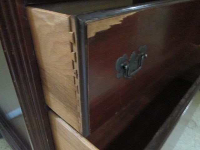 Vintage Mahogany 5 Drawer Chest - 7
