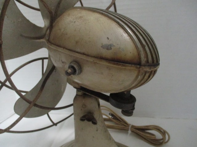 Vintage Westinghouse 10" Metal Blade Electric Fan - 4