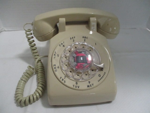 Vintage Southern Bell Beige Rotary Dial Desk Phone: .