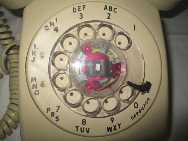 Vintage Southern Bell Beige Rotary Dial Desk Phone - 2