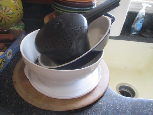 The Pamper Chef Microwave Pasta Stainer, Chillzanne Bowl and Family Heritage Classic: Collection Pizza Stone and Staub Stoneware Au Gratin Baker