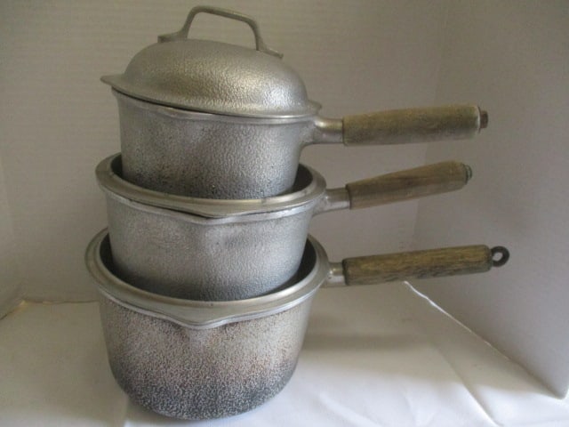 Three Midcentury Century Silver-Seal Metal Cast Aluminum Sauce Pans with Lids: .