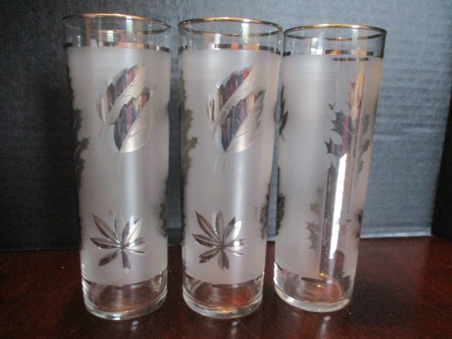 Three Midcentury Libbey Silver Leaf Frosted Tumblers: 7"h
