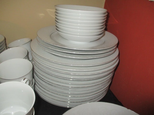 66 Pieces of Southwicke Porcelain China and Serving Pieces - 11