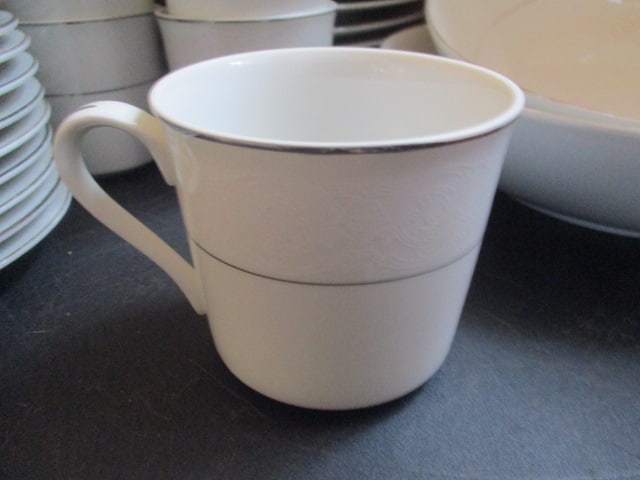 66 Pieces of Southwicke Porcelain China and Serving Pieces - 6