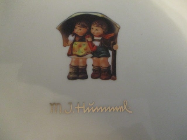 The Danbury Mint M.J. Hummel Hostess Collection "Stormy Weather" Cake Plate - 3