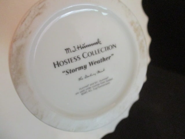 The Danbury Mint M.J. Hummel Hostess Collection "Stormy Weather" Cake Plate - 4