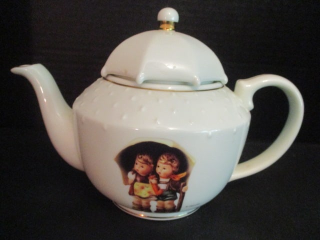 The Danbury Mint M.J. Hummel Porcelain Tea Set "Stormy Weather" Teapot: 6"h