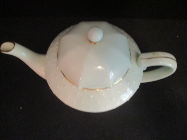 The Danbury Mint M.J. Hummel Porcelain Tea Set "Stormy Weather" Teapot - 2