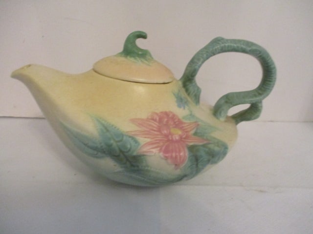 Vintage Hull Pottery "Woodland" Aladdin Style Teapot: 6"h, marked Hull W26 USA on bottom