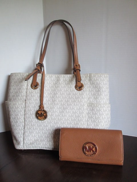 Michael Kors Tote Style "MK" Signature Purse and Leather Wallet: wallet has some ink pen marks, unauthenticated-see pictures and preview to make own determination