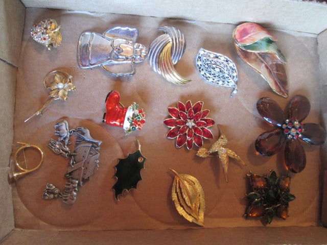 Grouping of Fanciful Jewelry Brooches (1 of 4)