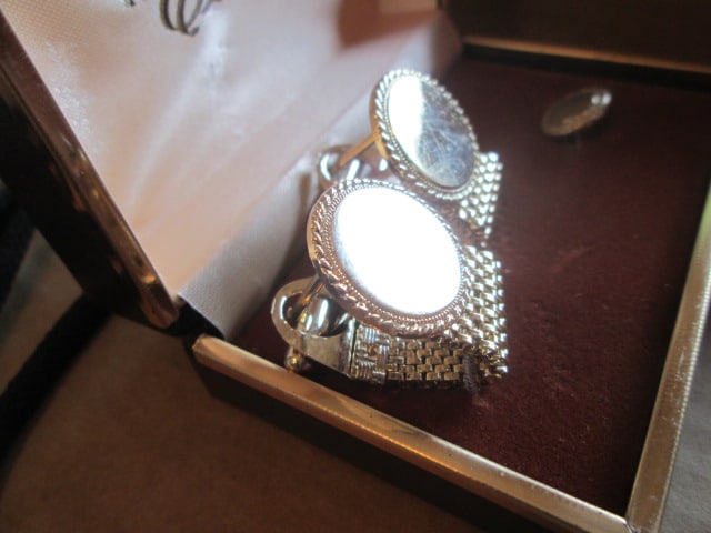 Vintage Mr. Executive Tie Tack and Cuff Link Set in Original Box, Silvertone Tie Tack and - 3
