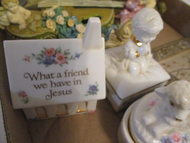 Eight Musical Figurines and Trinket Boxes - 5