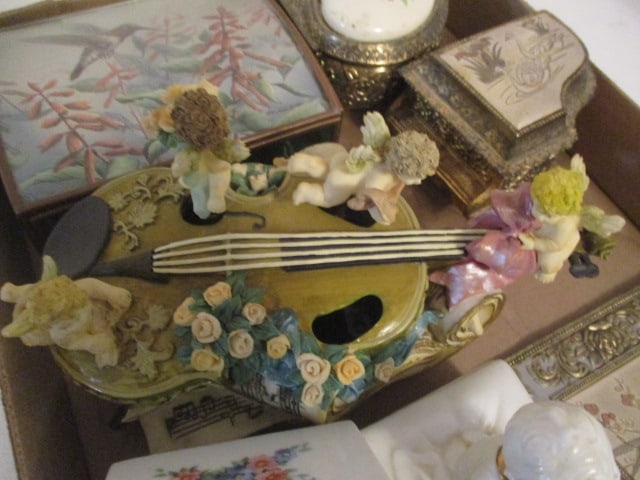Eight Musical Figurines and Trinket Boxes - 6