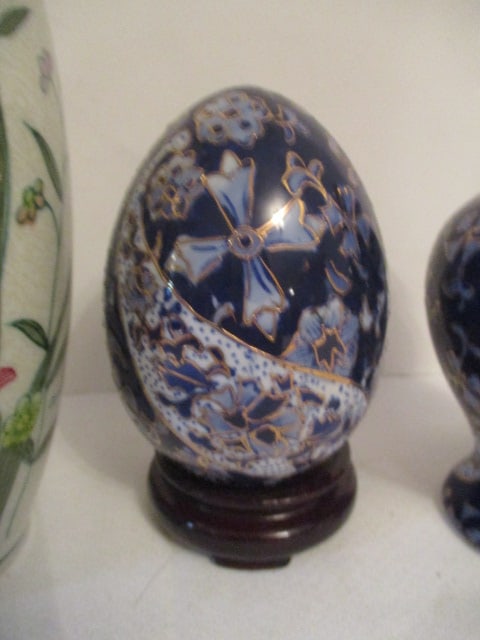 Chinoiserie Porcelain Ginger Jars, Egg and Andrea by Sadek Vase - 4