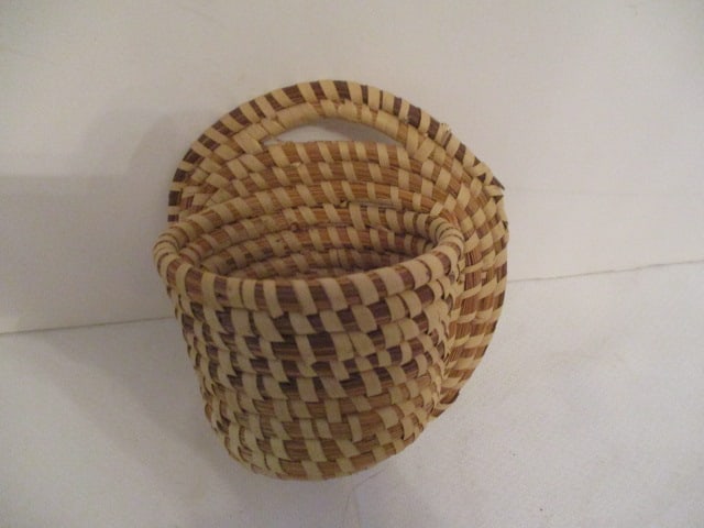 Vintage Gullah Sweet Grass Match Holder Wall Pocket: 5 3/4"h