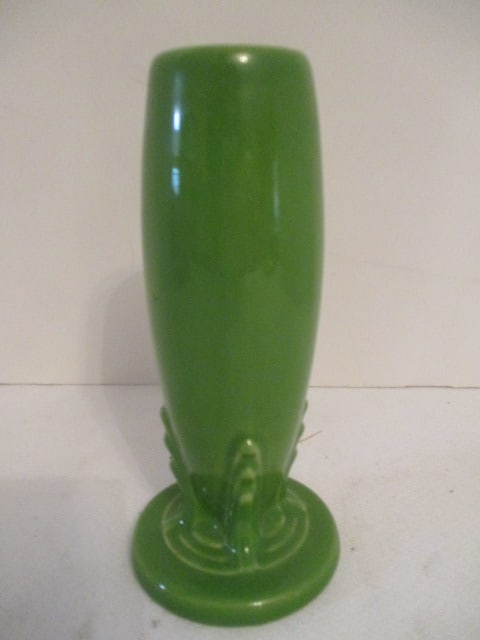 Homer Loughlin Shamrock Green Fiesta Bud Vase: 6 1/4"h