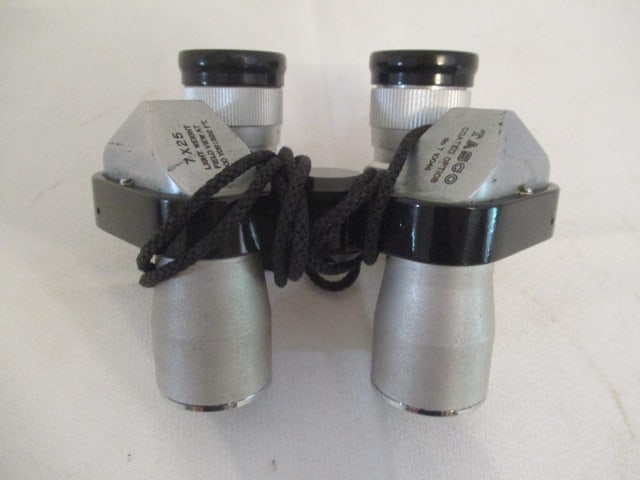 Tasco 7x25 Light Weight No. T 10046 Binoculars: .
