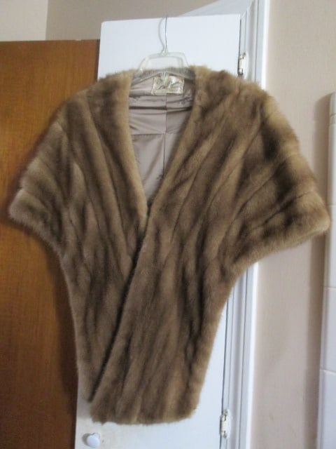 Vintage La Belle Furs Columbia, SC Mink Capelet: .