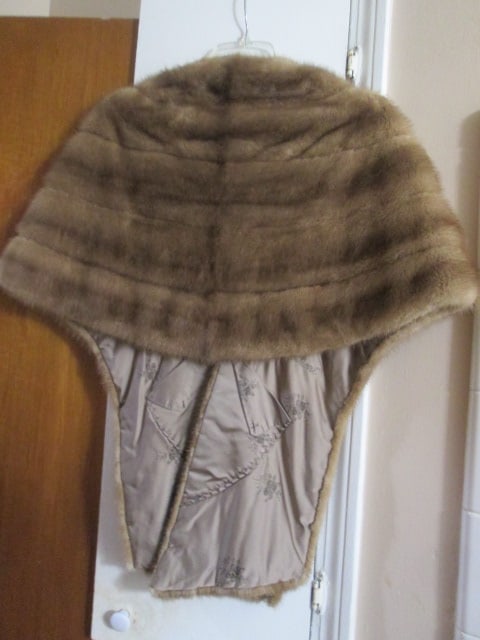 Vintage La Belle Furs Columbia, SC Mink Capelet - 6