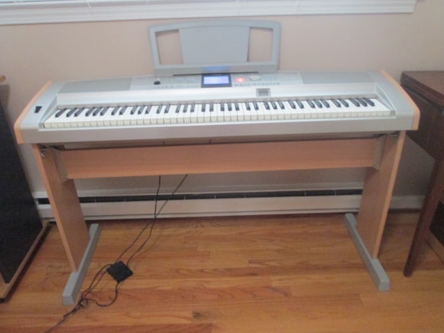 Yamaha DGX-505 Portable Grand Electric Keyboard with Stand (1 of 7)