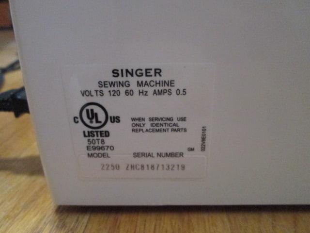 Singer Traditions Model 2250 Portable Sewing Machine - 5