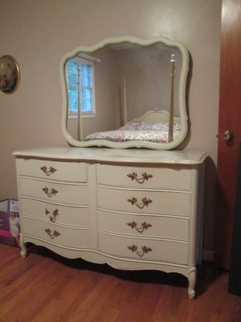 Midcentury Dixie French Provincial Dresser with Mirror: dresser 52" x 19 1/2" x 32 1/2", mirror 39 1/2" x 31 1/2", six dovetail drawers, one drawer pull is broken, Local Pickup Only