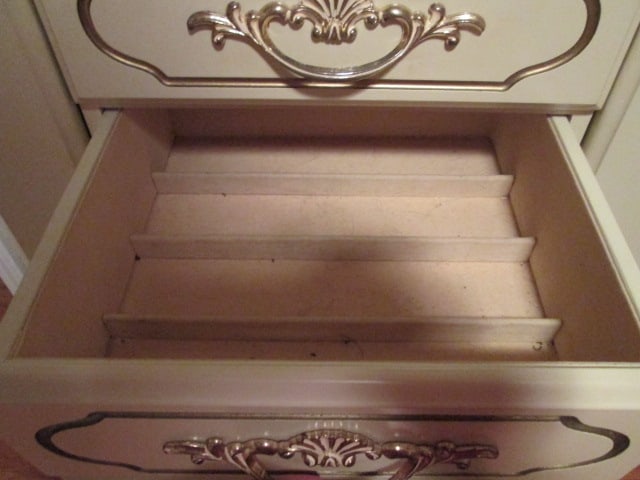 Midcentury Dixie French Provincial Jewelry Armoire - 12