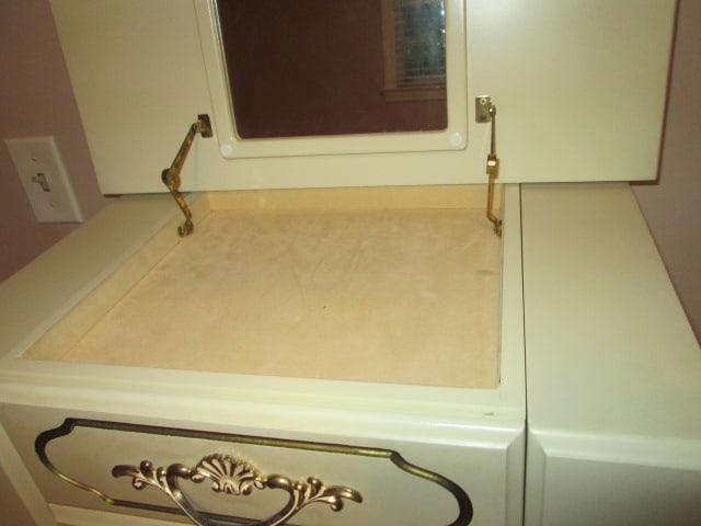 Midcentury Dixie French Provincial Jewelry Armoire - 5