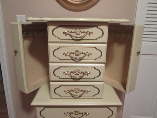 Midcentury Dixie French Provincial Jewelry Armoire - 8