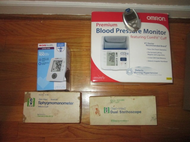 Omron Premium Blood Pressure Monitor and Pedometer, CVS Series 100 Blood Pressure Monitor,: Vintage Gen-Med Model 12-412BK Dual Stethoscope and Gen-Med No. 81-802 Sphygmomanometer In Original Boxes