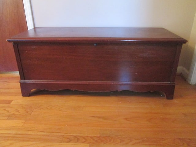 Vintage Lane Mahogany Cedar Lined Blanket Chest (1 of 11)