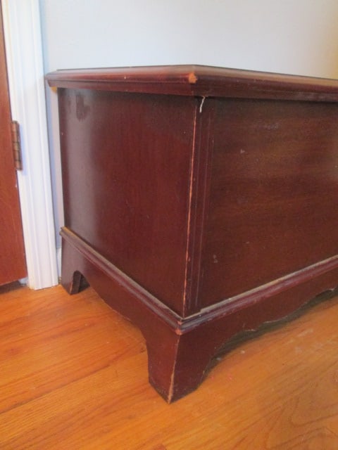 Vintage Lane Mahogany Cedar Lined Blanket Chest - 3