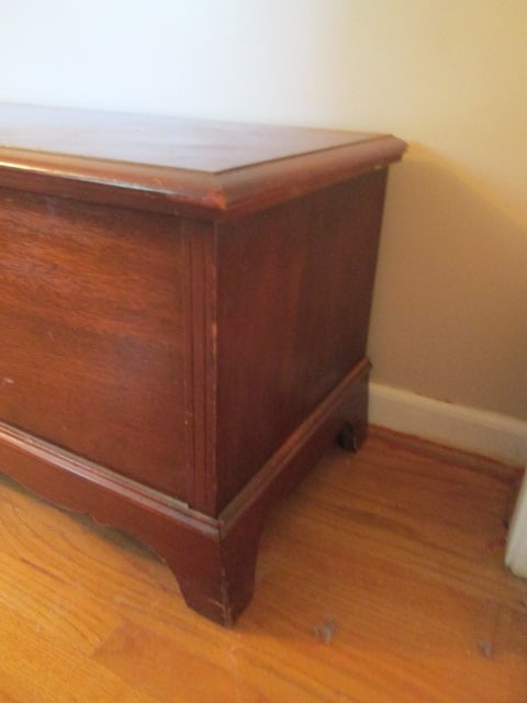 Vintage Lane Mahogany Cedar Lined Blanket Chest - 4