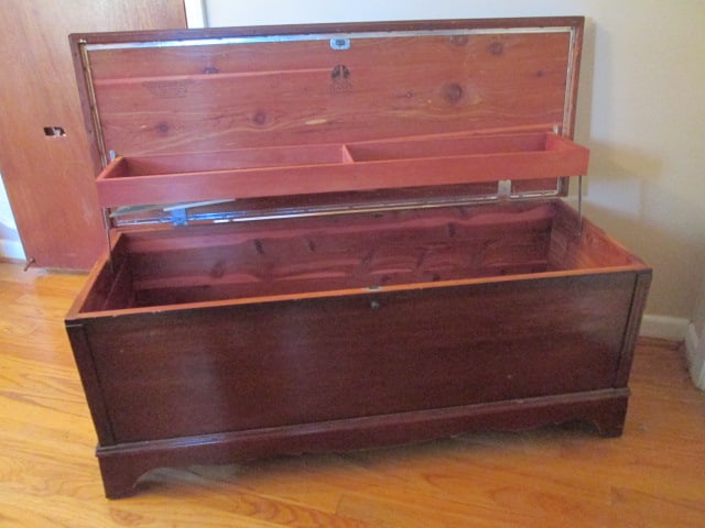Vintage Lane Mahogany Cedar Lined Blanket Chest - 6