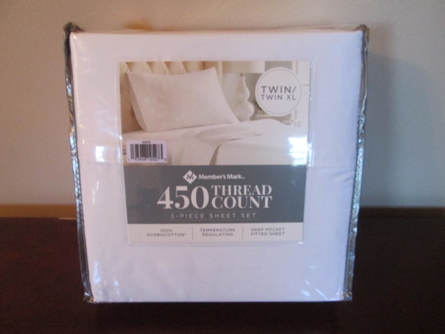 New Old Stock Member's Mark Twin/Twin XL 3 Piece White Sheet Set: .
