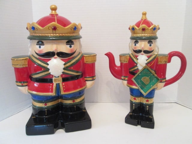 fib Burton & Burton Nutcracker Cookie Jar and Hot Chocolate Pot (1 of 12)