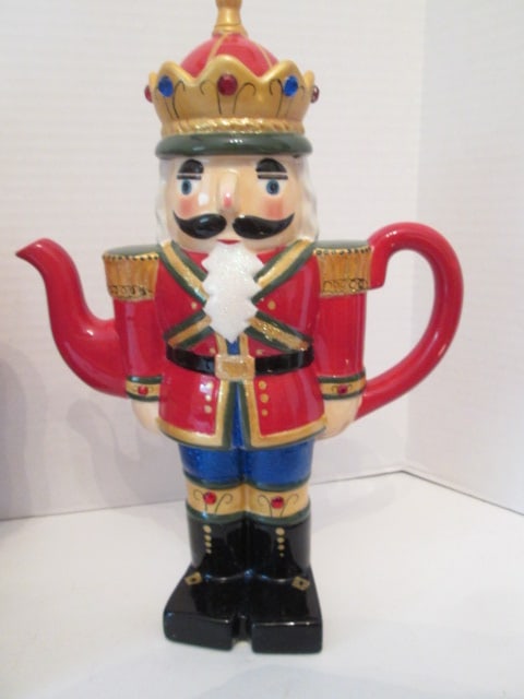 fib Burton & Burton Nutcracker Cookie Jar and Hot Chocolate Pot - 2