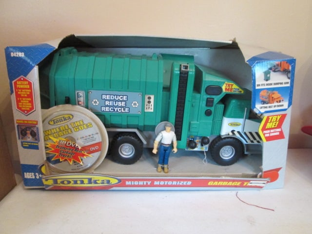 1991 Hasbro Tonka Mighty Motorized Garbage Truck in Original Box: Model 04203