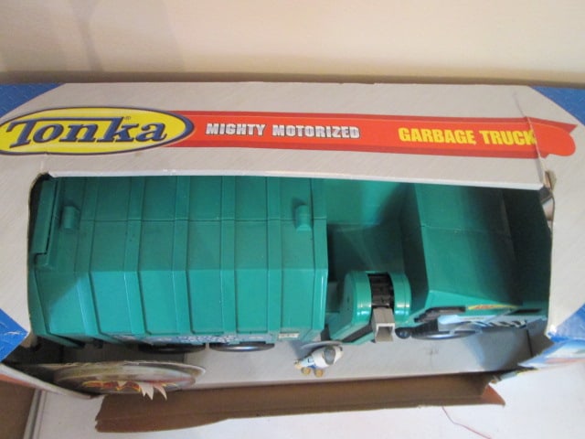 1991 Hasbro Tonka Mighty Motorized Garbage Truck in Original Box - 2