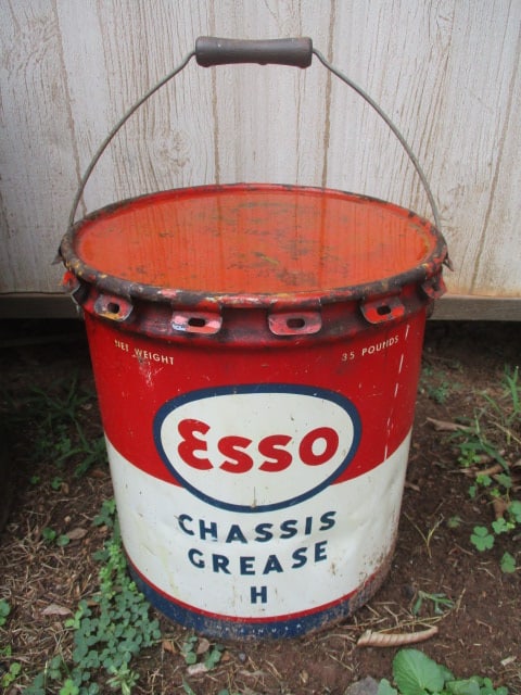 Vintage ESSO Chassis Grease H 35lb Can: can has some type of liquid, No Shipping-Local Pickup Only