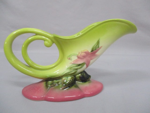 Vintage Hull Pottery Cornucopia Gloss Glazed 11" x 6.5": "Woodland" Pattern W10-11