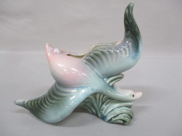 Hull Pottery Flying Goose Wall Pocket/Planter 7" x 6": .