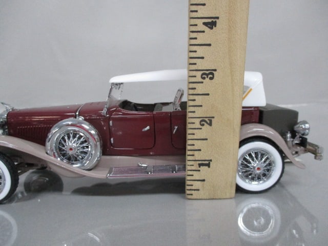 Franklin Mint 1930 Duesenberg J Derham Diecast Model 1:24 Scale - 12